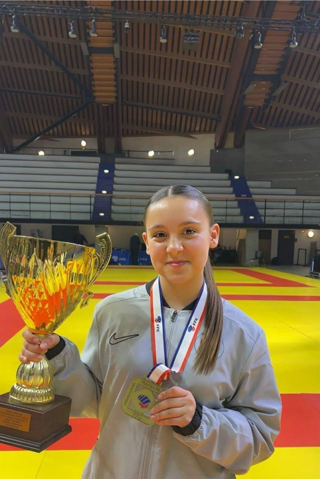 championne de France avec son équipe d occitanie